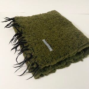 Cecchi e Cecchi Italy Olive Green Wool Blend Boucle Scarf with Fringe